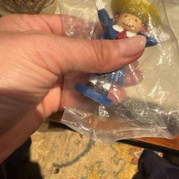 Vintage Madeline Blue Figurine with Yellow Hat - Picture 4 of 5